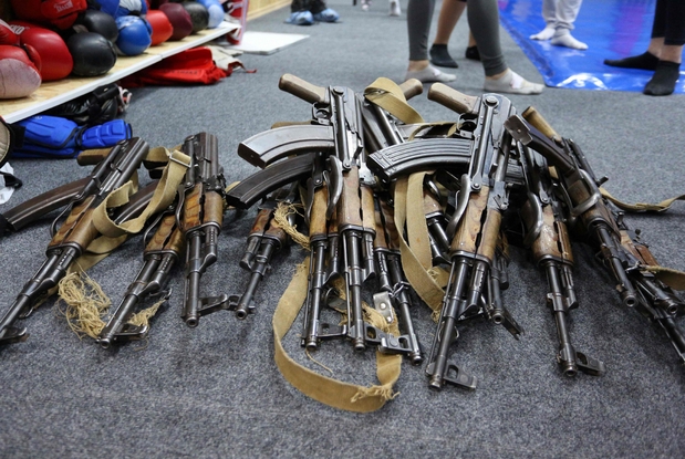 Tra le armi più vendute, i kalashnikov Tra le armi più vendute, i kalashnikov