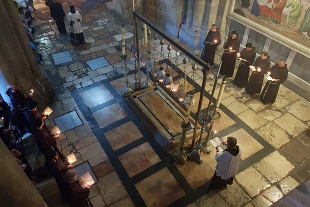 Una funzione nella Basilica del Santo Sepolcro Una funzione nella Basilica del Santo Sepolcro